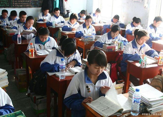 厦大马来分校录取风波，多人被要求复读，校方回应引热议