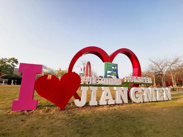 众明星心系北京，捐款捐物驰援灾区，共筑爱心长城