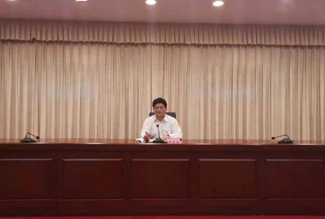 赵心童的暖心之举，以行动诠释体育精神的传承与共鸣
