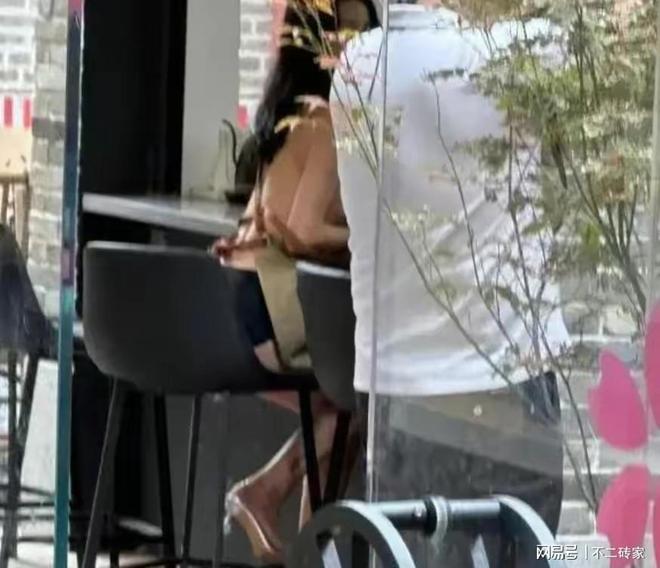 猿辅导公司回应员工反对穿超短裙送礼被辞事件，职场文化与个人权益的平衡探讨