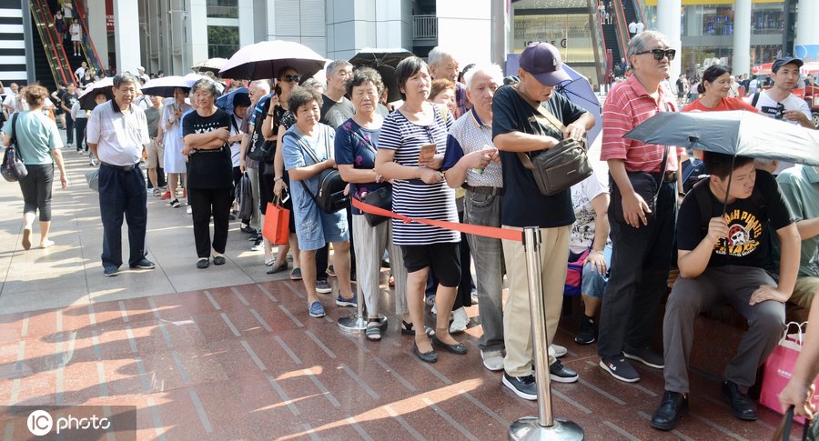 上海市民尴尬，扔旧的比买新的还难