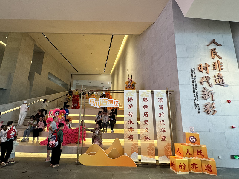 陈佩斯戏台票房逆跌，传统艺术与现代市场的和谐共生
