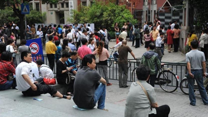 上海市民尴尬，扔旧的比买新的还难
