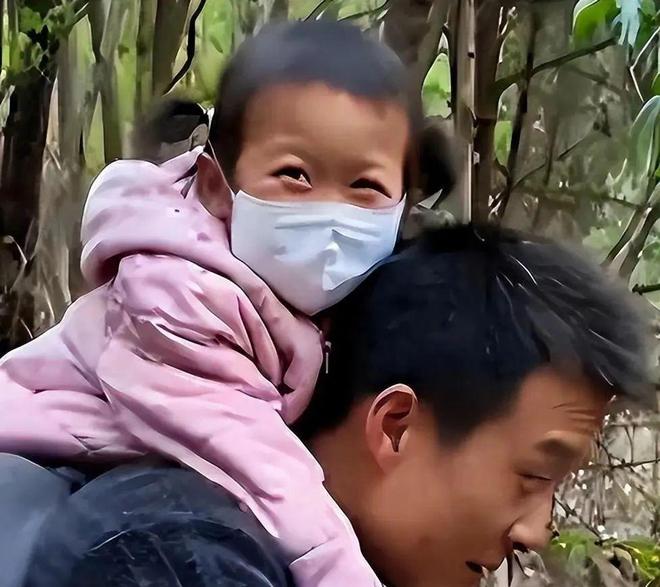 父亲的痛与爱，女儿离世后，儿子患同种病进ICU的艰难旅程