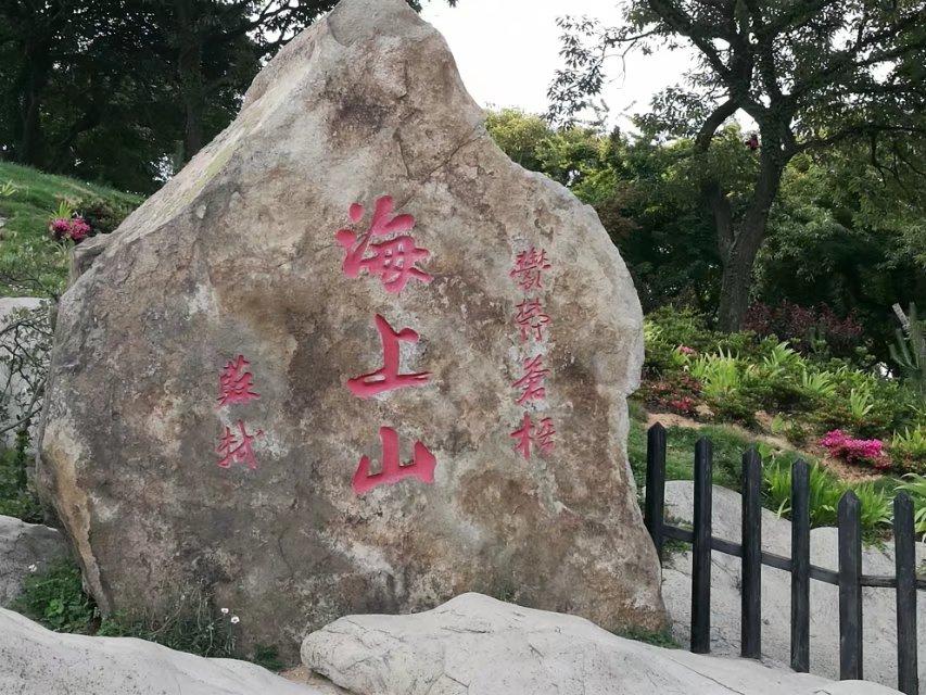 湘江惊魂，钓鱼佬落水遇险，一摆渡师傅英勇救人