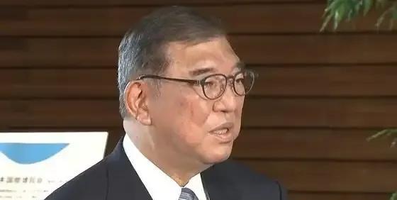 日本首相石破茂的医院之行，健康管理与公众信任的微妙平衡