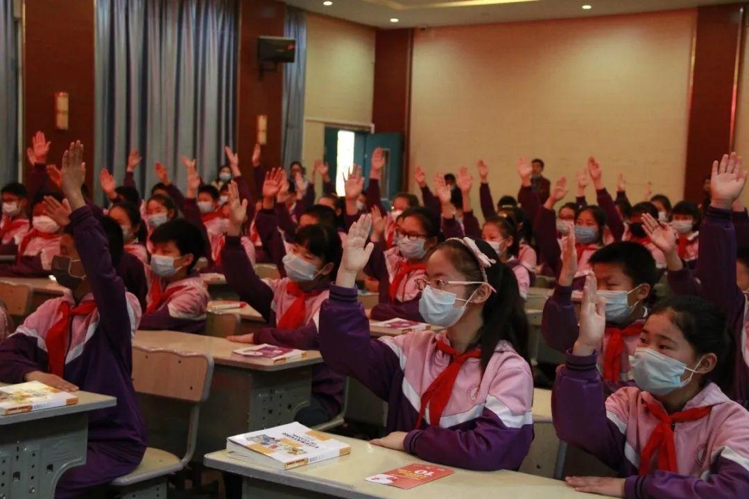 重大职务犯罪嫌疑人梁小菲被遣返回国，法治的胜利与警示