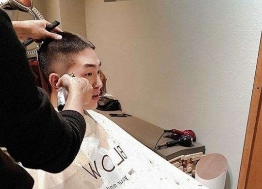 剃平头，为角色而生—王丹妮的演艺执着与艺术献身