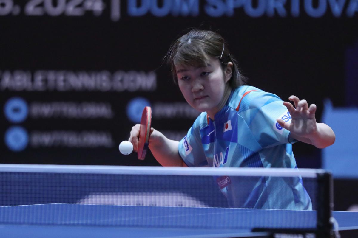 早田希娜3比2险胜张本美和，一场日乒新老对决的精彩瞬间