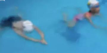 湖南大哥英勇救人，2岁孩童泳池溺水记