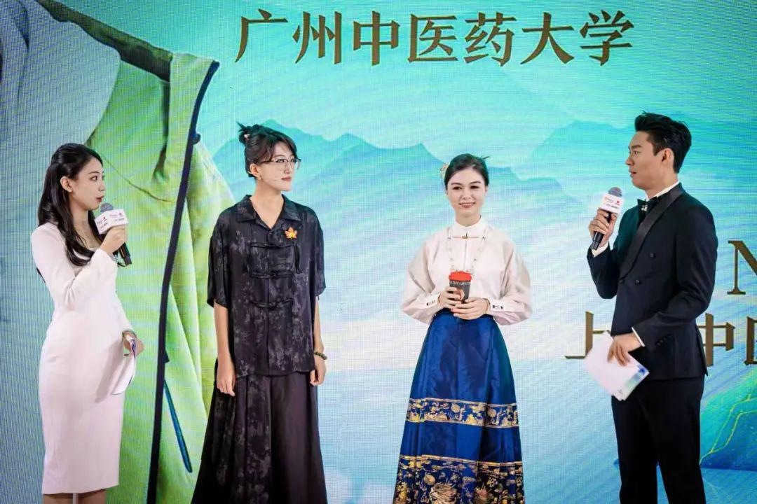女中医的跨界挑战，调休6天只为一场UFC