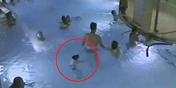 湖南大哥英勇救人，2岁孩童泳池溺水记