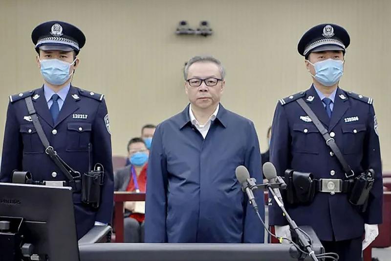 中国农行原副行长楼文龙贪腐案，权力与金钱的深渊