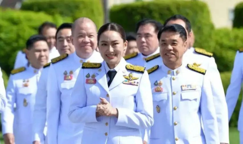 佩通坦的微笑，泰国政治风云中的淡然一瞥