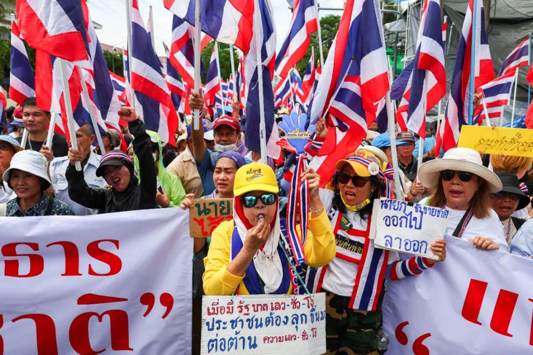 泰国民众对佩通坦出庭的看法与反应