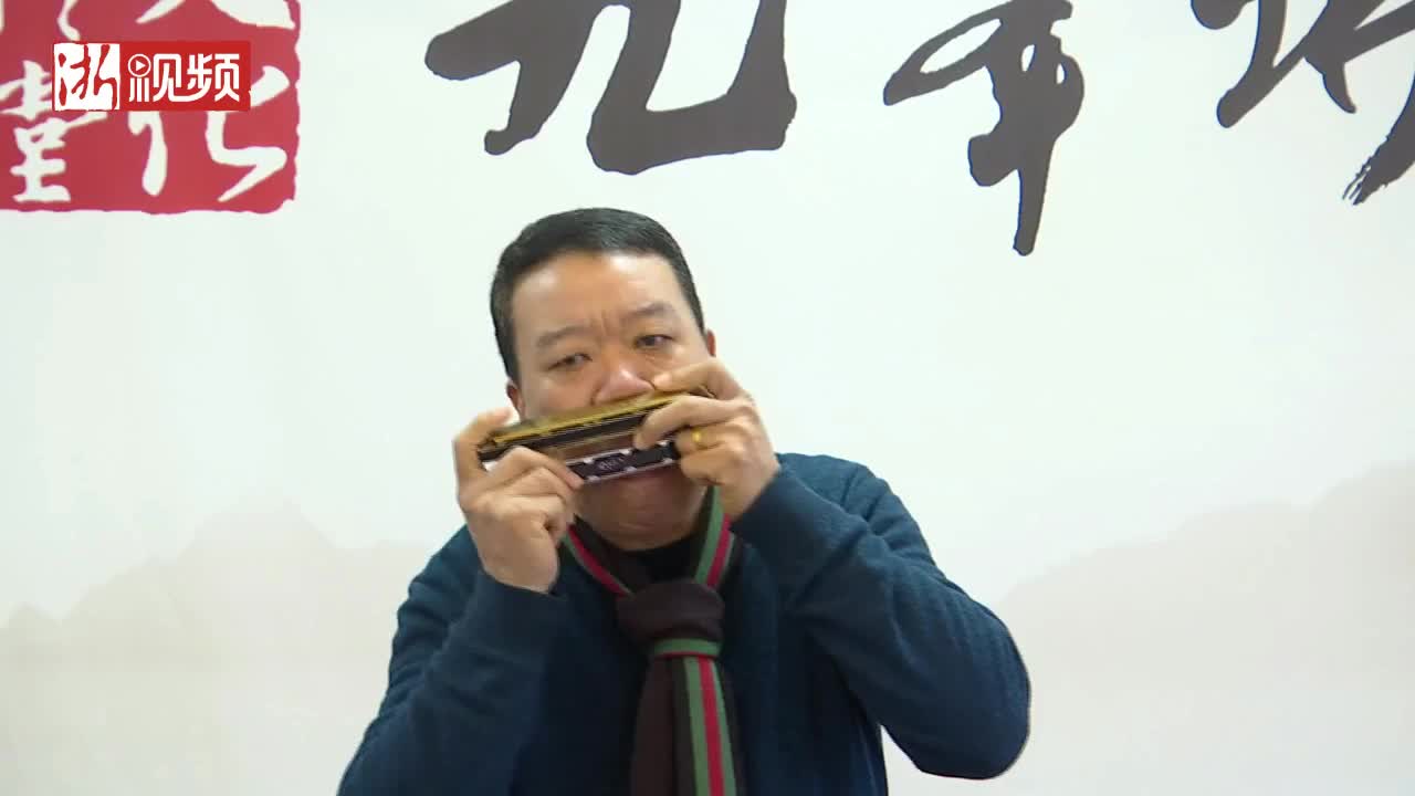 男子口鼻齐奏，三唢呐绝技吹到流鼻血