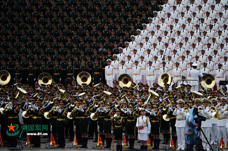 九三阅兵演练现场，武器装备的震撼亮相
