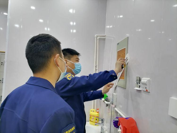 女子误用激光脱毛仪致视力骤降，警惕家用美容设备的安全隐患