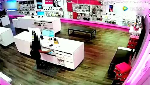 洪水肆虐下的黄金失窃案，店内监控揭秘惊魂一幕