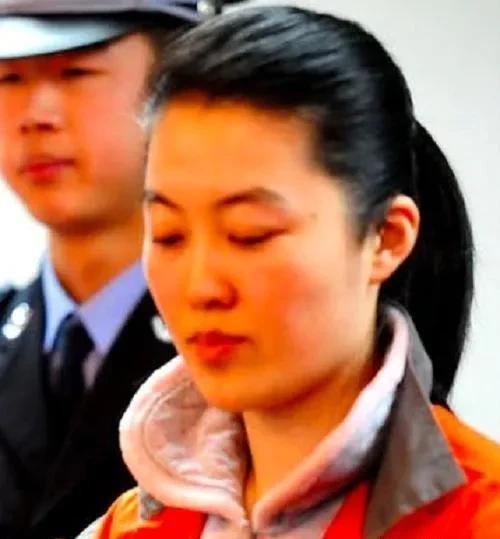 七夕金镯之谜，爱与金钱的纠葛
