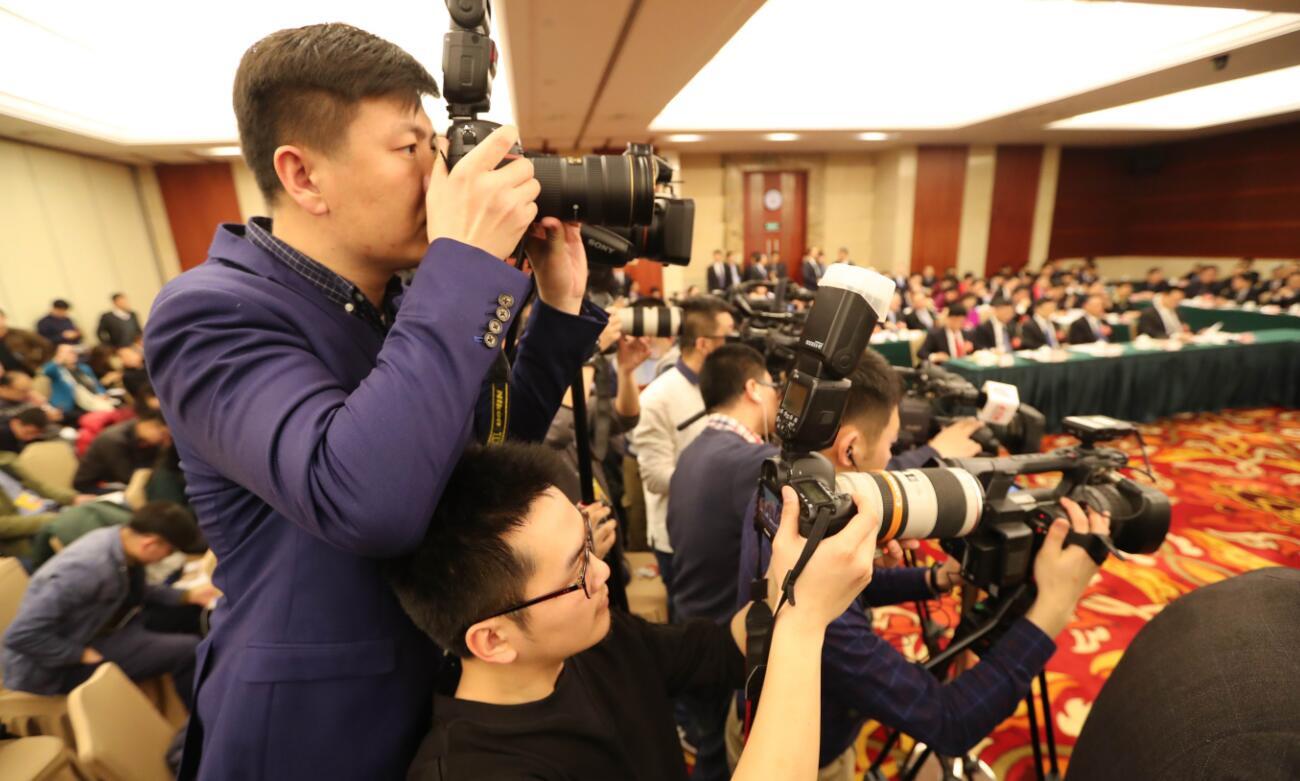 记者调查，奶粉涨价与生育补贴无关—政策解读与市场真相
