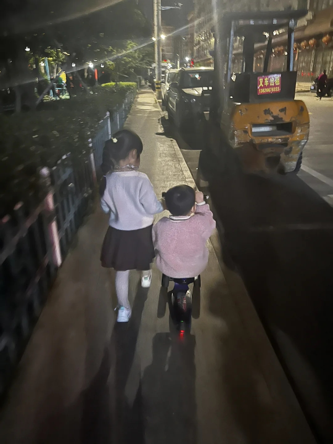 姐姐七夕领证，弟弟凌晨5点帮排队的温情故事