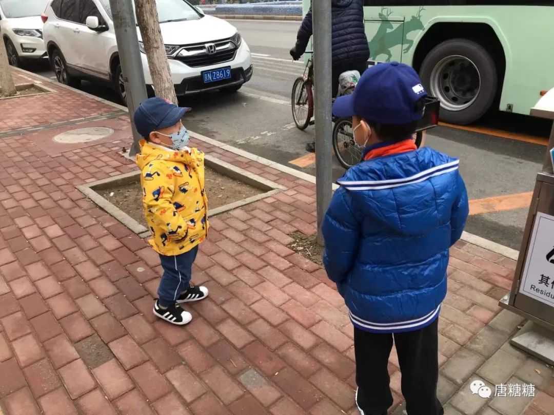姐姐七夕领证，弟弟凌晨5点帮排队的温情故事