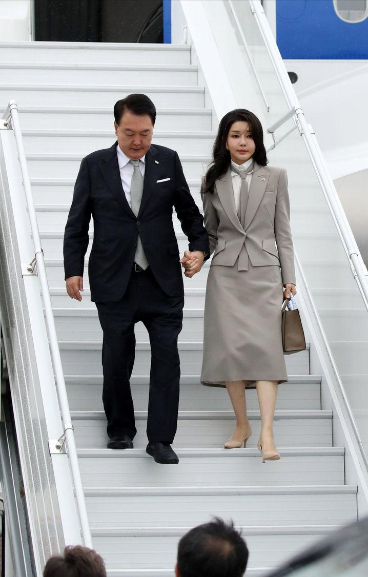 韩国前第一夫人金建希被拘押，政治风波与家庭风暴的交织