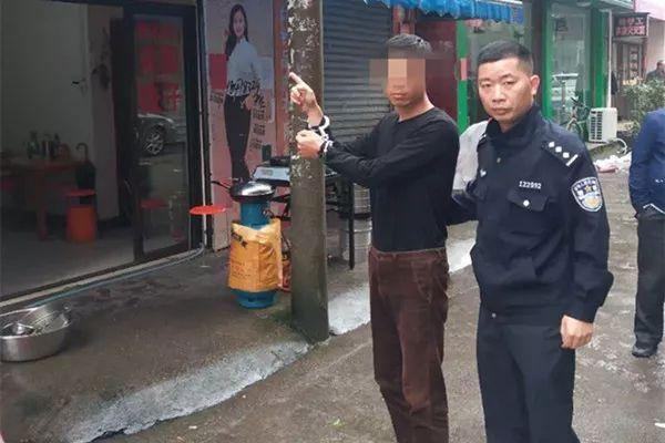 假装上班，公司里的不能迟到与玩手机的微妙平衡