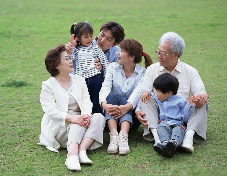 孩子书包刮门禁杆，索赔1600元事件，家庭、学校与社会的责任反思