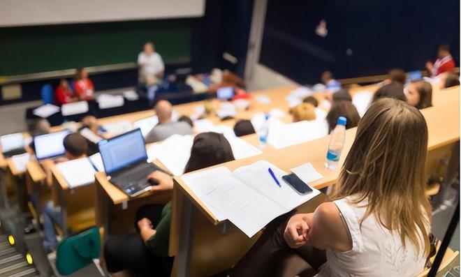 中国留学生诉美大学索赔1亿美元，教育权益与法律争议的焦点