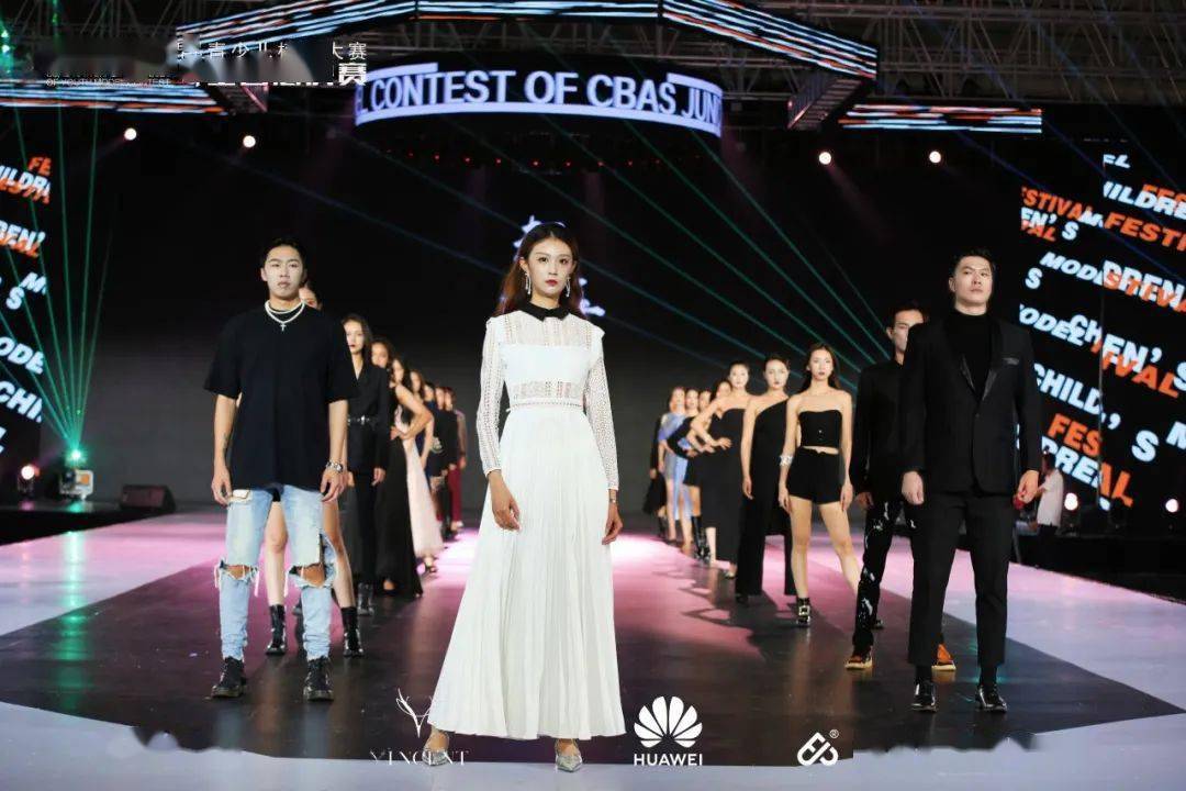姜文31岁女儿婚礼现场曝光，星光璀璨的家族盛宴