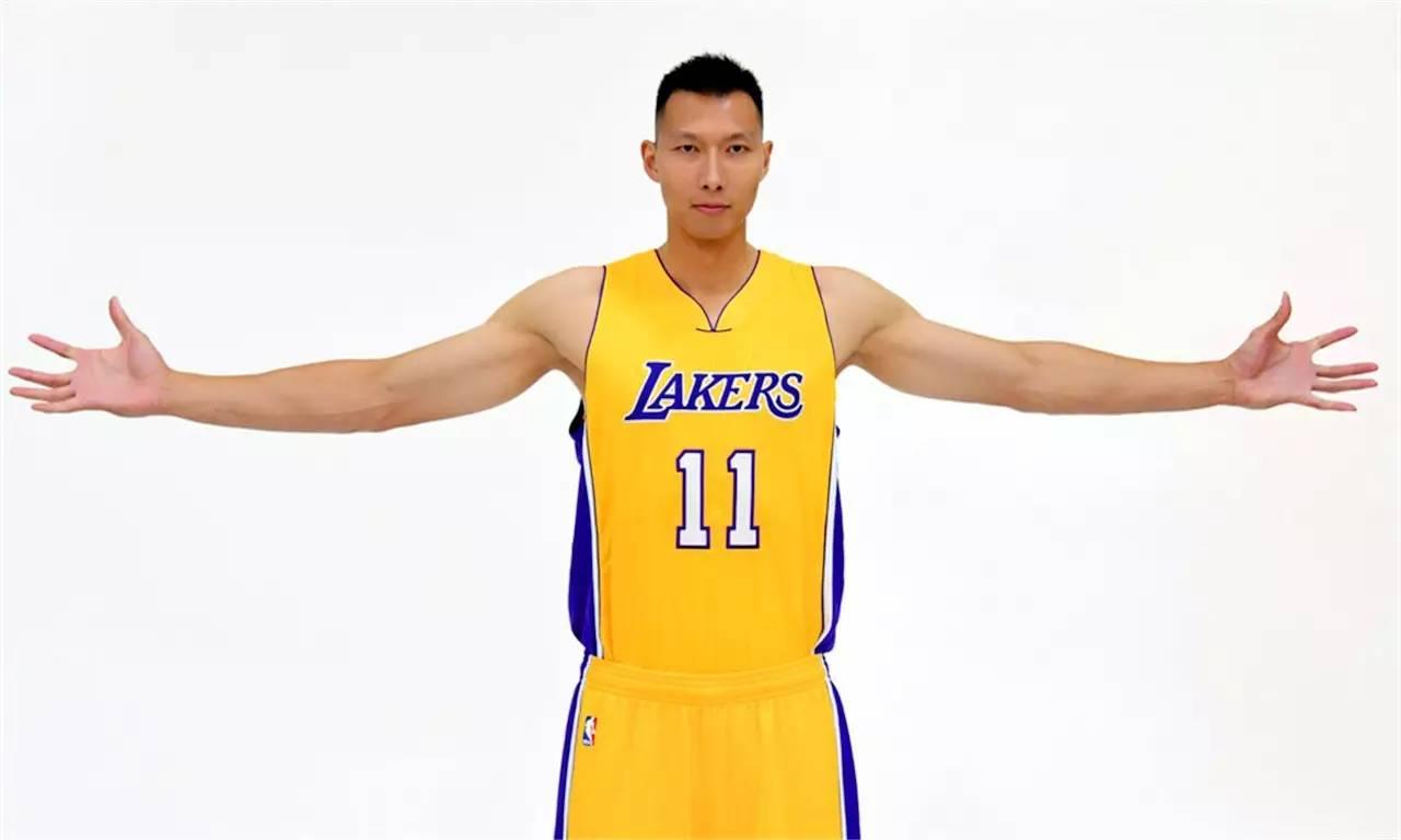 赵睿赛后泪洒赛场，球迷高呼MVP，一场关于坚持与热爱的胜利