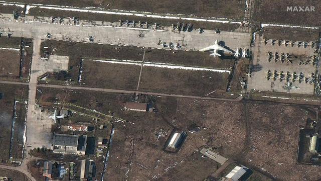 卫星照片揭示俄核潜艇基地受损真相，地缘政治的暗流涌动