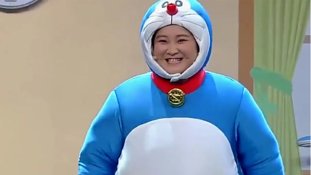 爱的面粉之舞，男子以创意之举为妻子编织面粉鲜花的浪漫故事