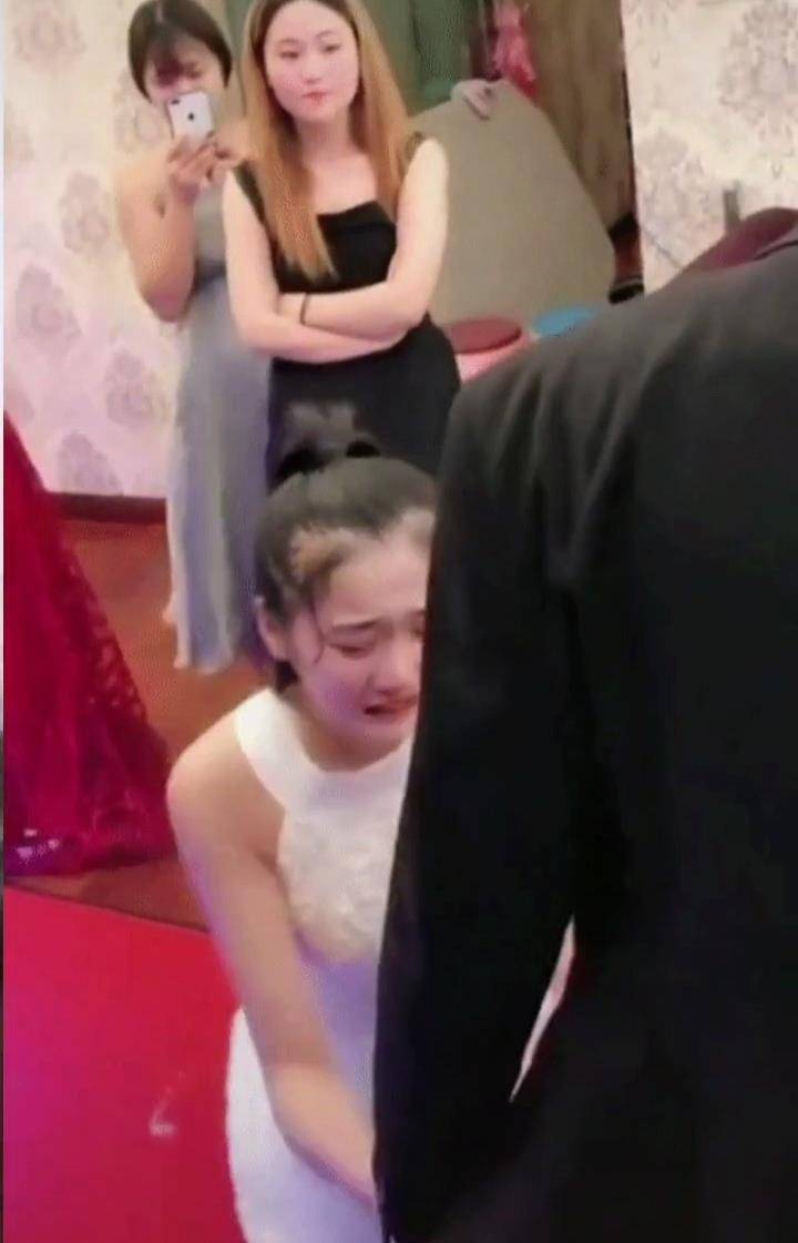 男子帮他人侵犯前女友，双双获刑的伦理与法律反思