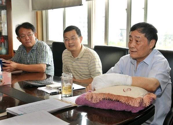 5岁男童意外撞倒1岁半幼童，警方介入调查背后的故事