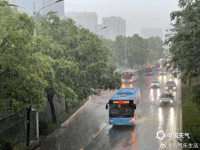雨落京城，北京又双叒叕开启下雨模式的背后故事