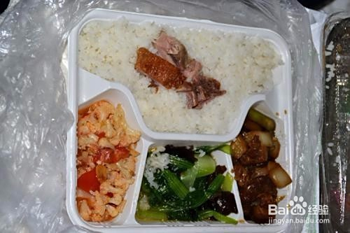 高铁轻食套餐与一般盒饭，味蕾上的精致与便捷之争