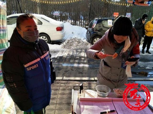 守门人的温情，小学校长在教师节中的拦截与温情传递