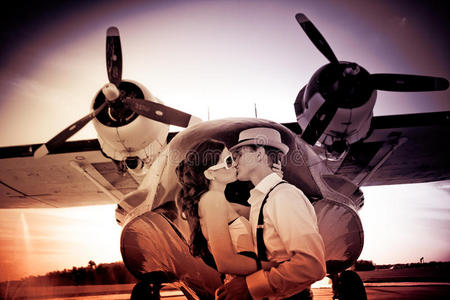 女飞行员的天际之吻，2岁萌娃的勇敢表白与梦想启航