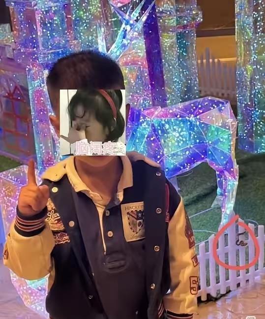 九寨沟酒店惊现毒蛇，孩子好奇上手摸，安全警钟再敲响