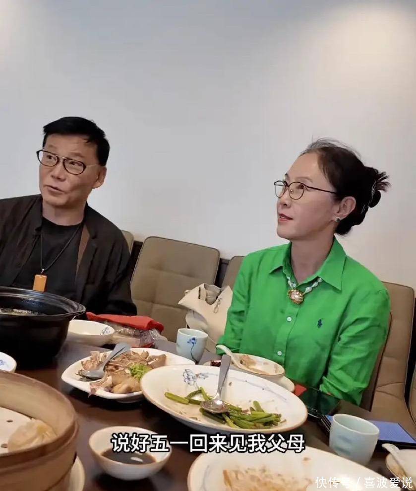 张丹红首度公开回应与李国庆的恋情，爱在聚光灯下的温柔与坚韧