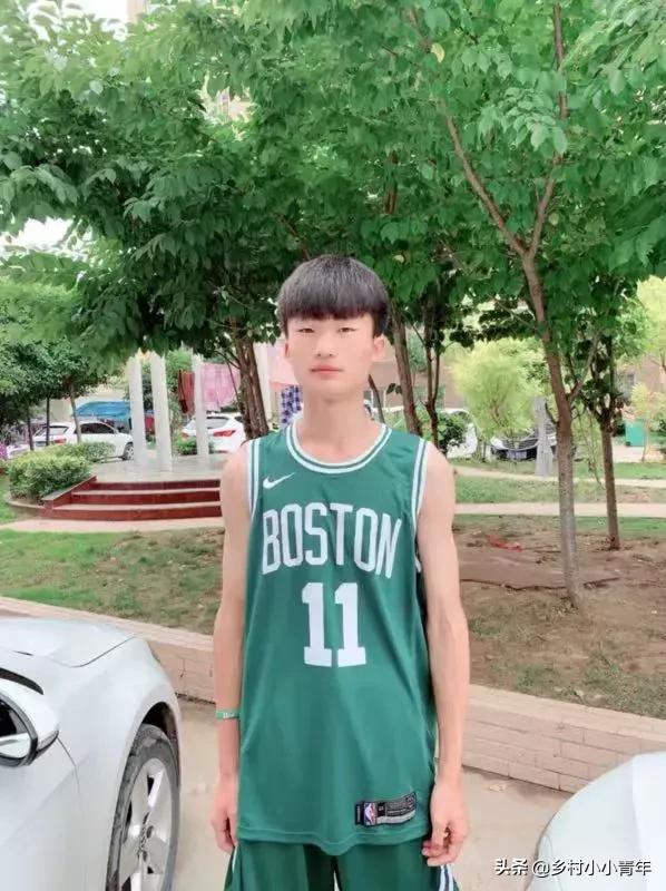 美军两艘巡洋舰同时退役，海军力量调整与未来展望