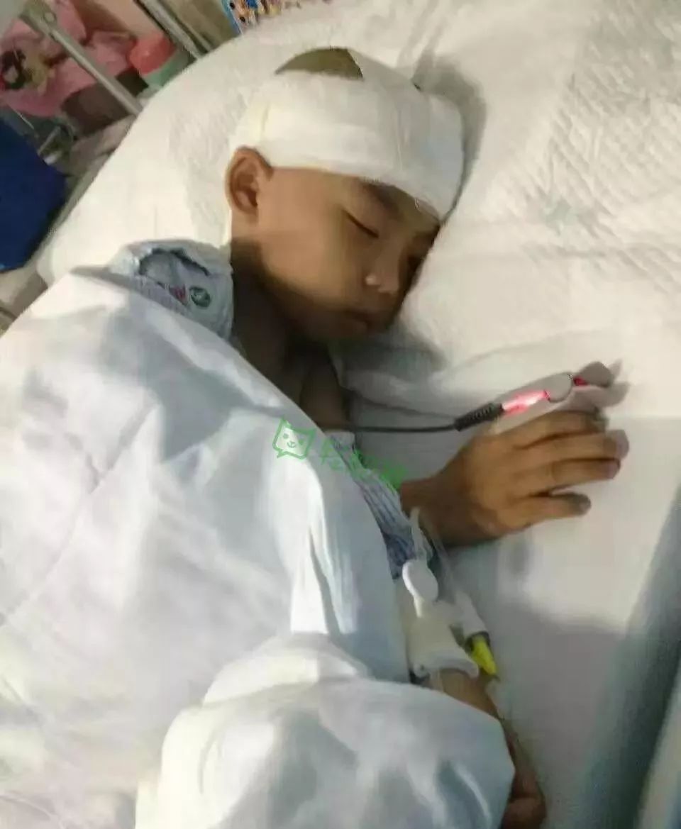 杜兰特默默守护，为脑瘤女孩支付手术费的无声英雄