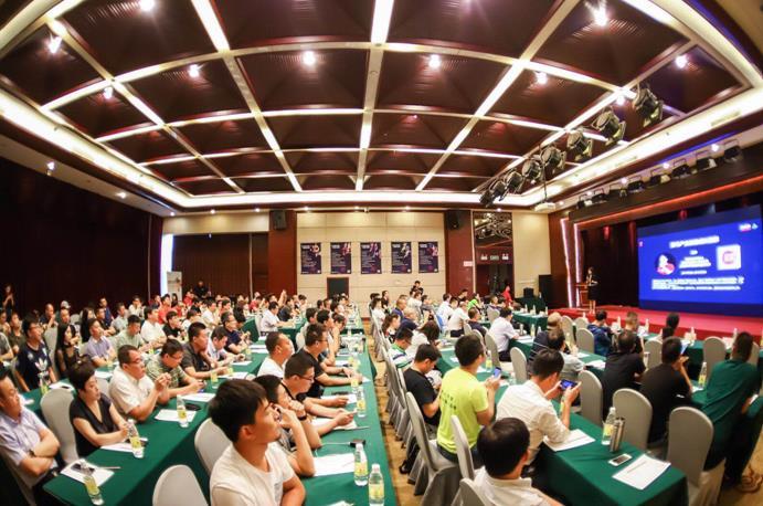 新华社出长长长图，用数据和故事讲述中国发展的加速度
