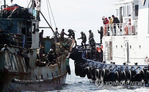 韩国海警英雄壮举，为救中国老人不幸牺牲的感人故事