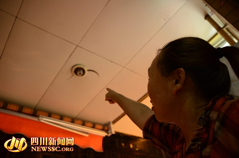 女童高空坠落奇迹生还，20楼至13楼雨棚的生死瞬间