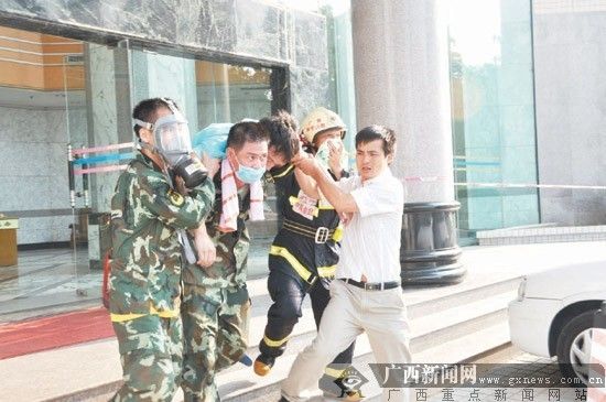 云南一职校军训突发事件，17人缺氧，校方紧急回应与后续措施