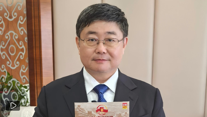 吕礼诗，从台海军舰长到长春航展的跨界飞行梦想